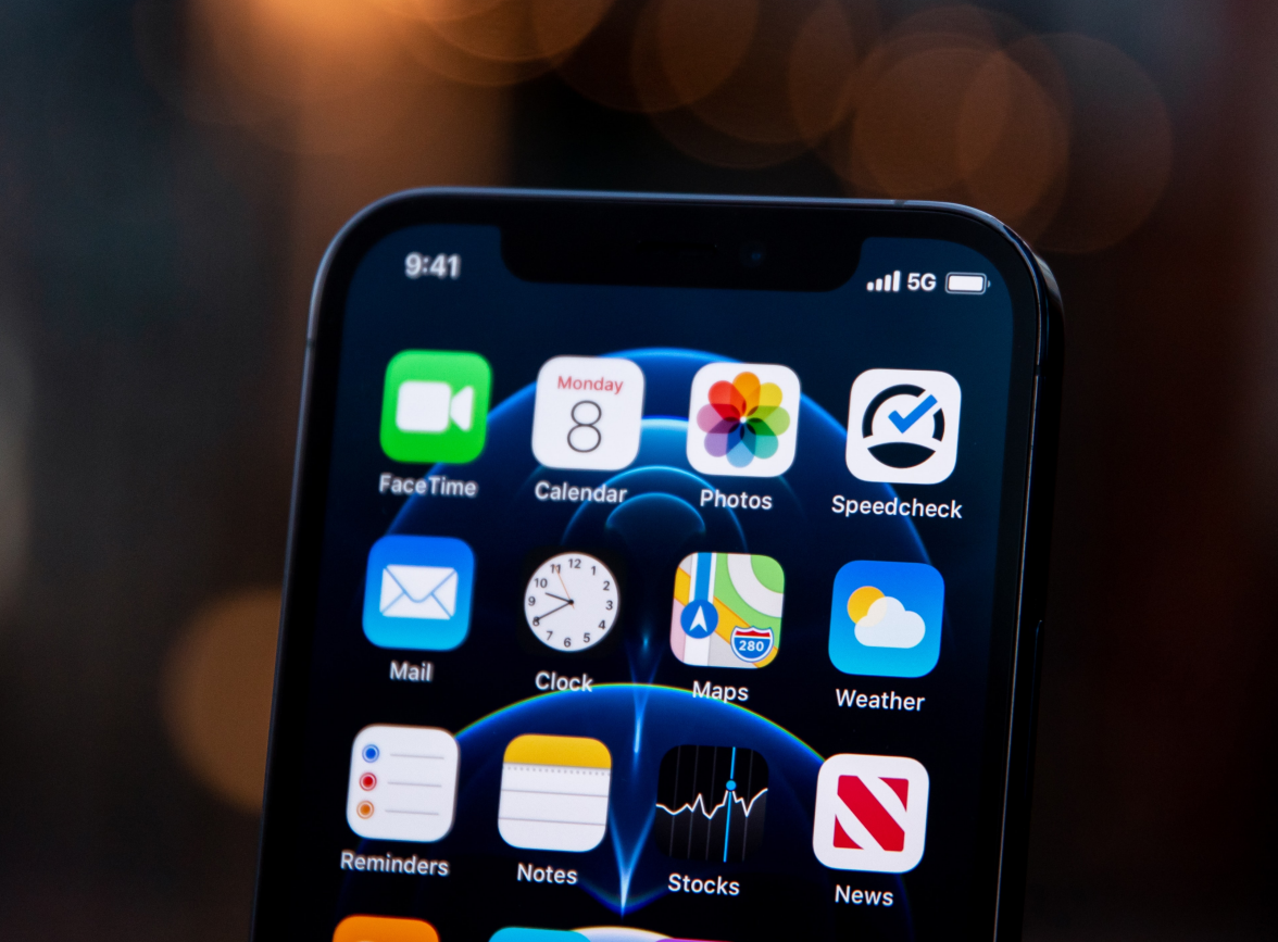 南昌苹果手机维修分享为什么 iPhone 12 在冬季会自动关机 